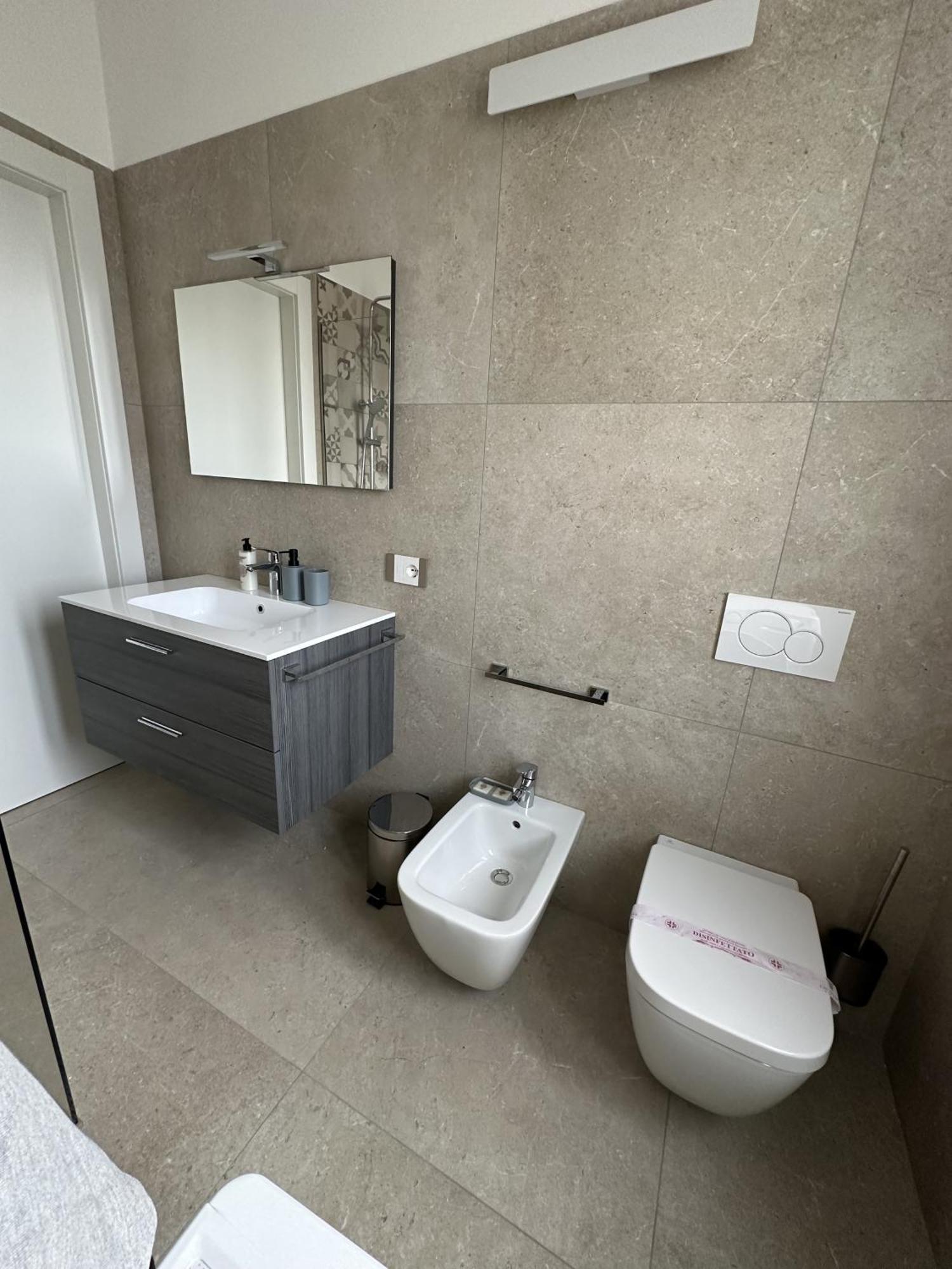 Appartamento Deluxe Fronte Ospedale Леньяґо Екстер'єр фото